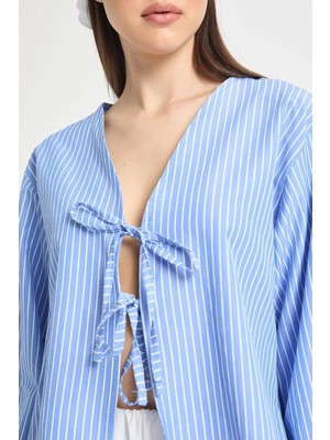 Minaaise Mavi Çizgili Poplin Kumaş Önden Bağlamalı Bluz 29276