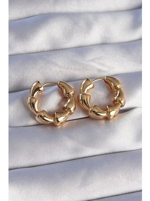 Epilons Pirinç Gold Renk Damla Kıvrım Tasarımlı Halka Küpe - TJ-BKP9084