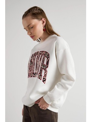 Minaaise Kadın Ekru Leopar Nakışlı Oversize Şardonlu Sweatshirts 30064