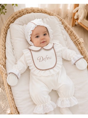 Emsera Atelier Kişiye Özel Isimli Biyeli Fisto Dantelli Bebek Tulum Seti 3 Parça Bej