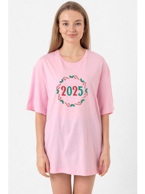 Christmas Holiday Wreath Pembe Kadın Oversize Tshirt