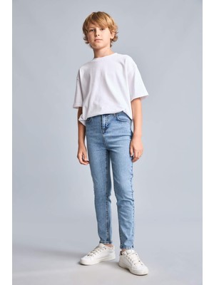 DeFacto Slim Fit Düz Paça Açık Mavi Jean Pantolon Erkek Çocuk C3683A826AU