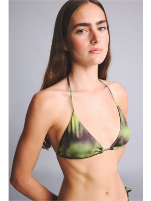 DeFacto Regular Fit Desenli İnce Askılı Bikini Üstü G8726AX26SM