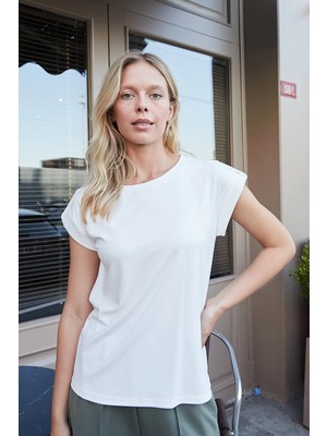 Jument Kadın Kaliteli Likrasız Span Kumaş Geniş Sıfır Yaka Duble Kollu Apoletli Düğmeli T-Shirt Bluz-Krem