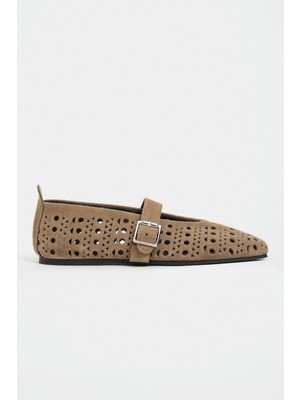 Nişantaşı Shoes Patter Rome Bej Süet Zımbalı Hakiki Deri Toka Detay Düz Taban Kadın Babet