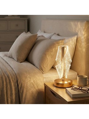 Çapraz Kavisli Ters Kristal Simli LED Masa Lambası – Gold Gövdeli, Dokunmatik, 3 Kademe Işık