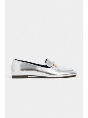 Nişantaşı Shoes Rory Gümüş Desenli Toka Detaylı Düz Taban Kadın Loafer Ayakkabı