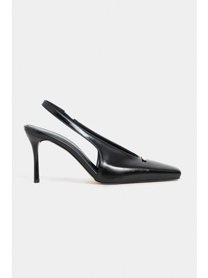 Nişantaşı Shoes Tigy Siyah Rustik Desenli Arka Kemerli Ön Kapalı Toka Detaylı Küt Burun Kalıp Özelliği 7-8 cm Topuk Boyu Topuklu Kadın