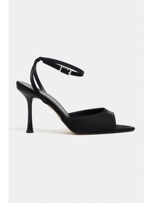 Nişantaşı Shoes Tania Siyah Saten Bilek Kemer Detaylı Kadın Ince Topuklu Ayakkabı