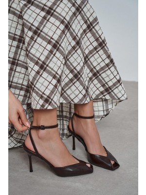 Nişantaşı Shoes Vela Kahve Rustik Bilek Bağlı Burnu Açık Detay Kadın Topuklu Ayakkabı