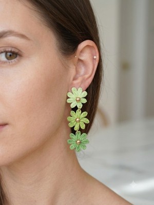 Stelle Jewelry El Örmesi Hasır Küpe Çok Renkli Çiçek Model Sallantılı Yazlık Plaj Küpesi