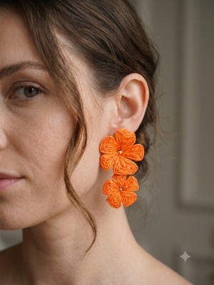 Stelle Jewelry El Örmesi Hasır Küpe Çok Renkli Çiçek Model Sallantılı Yazlık Plaj Küpesi