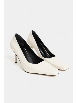 Nişantaşı Shoes Zivy Bej Rustik Desenli Küt Burun Kalıp 7-8 cm Topuk Boyu  Kapalı Topuklu Kadın Ayakkabı