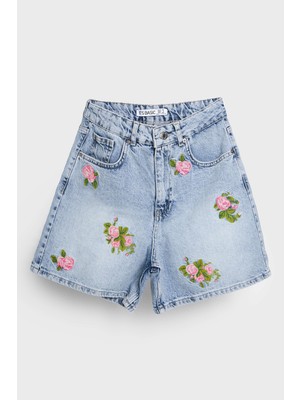 It's Basic Kadın Mavi Renk 4s5-3 Midi Boy Çiçek Nakışlı %100 Koton Tasarım Denim Şort