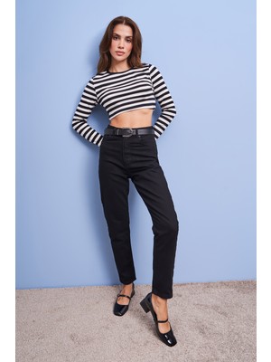 It's Basic Kadın Siyah Renk %100 Koton Mom Fit Kemerli Denim Jean