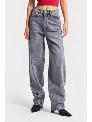 It's Basic Kadın Gri Renk 4s5-13 Skater Fit Bol Kesim Iç Boy 83CM %100 Koton Denim Jean