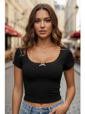 Çamaşır Kenti Kadın Siyah Premium Dantel Detaylı Fiyonk Aksesuarlı Crop Top Bluz