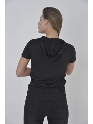 Tarz Yeri Kapşonlu Slim Fit T-shirt - Siyah -