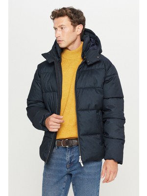 Altınyıldız Classics Standart Fit Normal Kesim Kapüşonlu Dik Yaka Yan Cepli Casual Mont