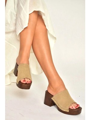 Fox Shoes Y996594002 Bej Süet Kalın Topuklu Kadın Terlik