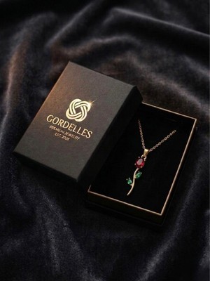 Gordelles Kadın Altın Renk 316L Çelik Kararmaz Kırmızı Gül Motifli Zirkon Taşlı Kolye