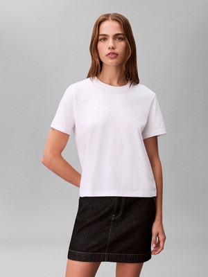 Calvin Klein Kadın Normal Kesim Yuvarlak Yakalı Pamuklu Logo Nakışlı Kısa Kollu Beyaz T-Shirt LV044C905G-YAA