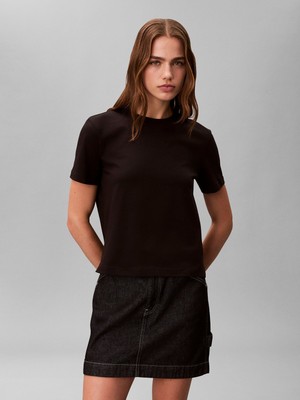 Calvin Klein Kadın Normal Kesim Yuvarlak Yakalı Pamuklu Logo Nakışlı Kısa Kollu Siyah T-Shirt LV044C905G-UB1