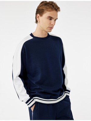 Koton Pamuklu Renk Kontrastlı Uzun Kollu Bisiklet Yaka Sweatshirt
