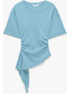 Koton Pamuklu Slim Fit Kısa Kollu Fırfırlı Drapeli Asimetrik Kesim Tişört