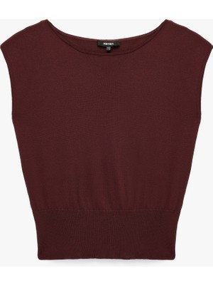 Koton Regular Fit Yuvarlak Kayık Yaka Kolsuz Triko Bluz