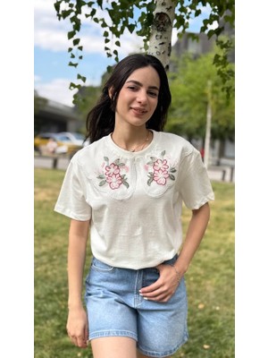Leilaa Işlemeli Bebe Yaka Tshirt