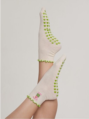 Empressco Rahat ve Kaydırmaz Matcha Girlie Pilates Yoga Çorabı, Konfor ve Denge Sağlar