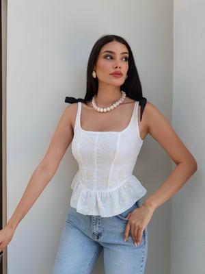Esra Helvacı Nakış Işlemeli Bluz