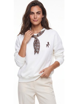 Onloox Beyaz Pamuklu Üç Iplik Şardonlu Oversize Ceylan Nakışlı Fular Detaylı Sweatshirt