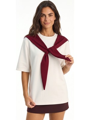 Onloox Beyaz Bordo Yumuşak Dokulu Bisiklet Yaka Oversize Omuz Şal Detaylı Kısa Kollu T-Shirt