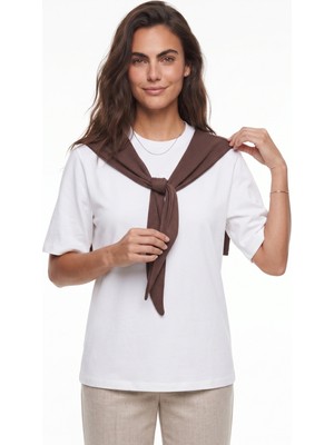 Onloox Beyaz Kahve Yumuşak Dokulu Bisiklet Yaka Oversize Omuz Şal Detaylı Kısa Kollu T-Shirt
