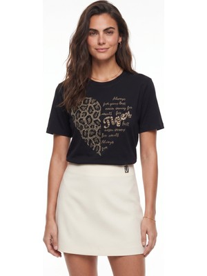 Onloox Siyah Pamuklu Bisiklet Yaka Regular Fit Leopar Kalp Formlu Taş Işlemeli Kısa Kollu T-Shirt
