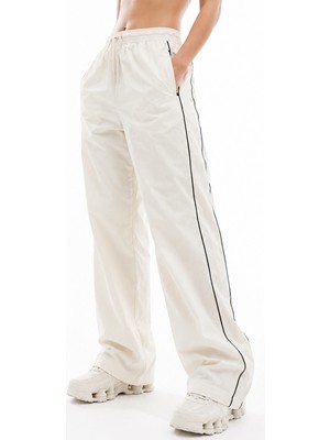 Nike Sportswear Windrunner High-Waisted Woven Open Hem Womens Cream Pant. Yüksek Bel Çıt Çıt Cepli Kadın Eşofman Altı Krem
