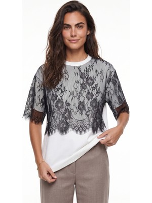 Onloox Beyaz Siyah Bisiklet Yaka Kısa Kollu Oversize Dantel Detaylı Basic T-Shirt