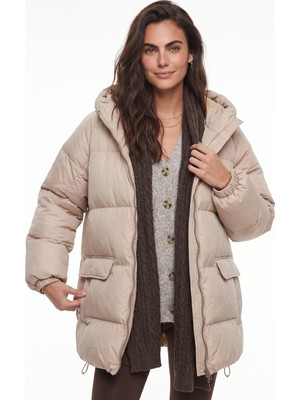 Onloox Bej Polyester Kumaş Yarasa Kol Oversize Kapüşonlu Detaylı Şişme Mont