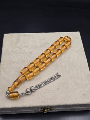 Onurlu Tesbihane Osmanlı Benzetme Çubuk Sıkma Kehribar Tespih Efe Boy 17 Habbe 11X14 mm Bal Sarısı No:8