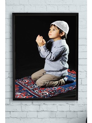 Belirtilmemiş Postermanya (PSTER10845) Dua Eden Çocuk Çerçeveli Tablo (50X70CM)