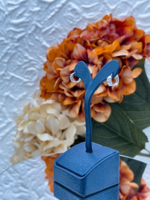 Livora Jewelry 925 Ayar Gümüş Çift Sıra Baget Taşlı Küçük Halka Kadın Küpe