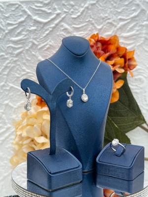 Livora Jewelry 925 Ayar Gümüş Pırlanta Montür Oval Kesim Zirkon Taşlı 3'lü Kadın Takı Seti