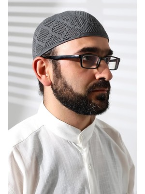Karahanbey Makine Örgüsü Dantel Detaylı Namaz Takkesi Füme