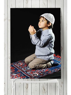 Belirtilmemiş Postermanya (PSTER4124) Dua Eden Çocuk Posteri (50X70CM)