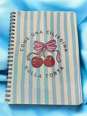 Mikasso Hologramlı Telli 40 Yaprak Defter Mavi Karton Spiralli Çizgili 40 Yaprak Orta Boy Çok Renkli Konsept