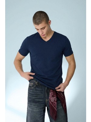 Damga Erkek Straight Fit Lacivert V Yaka Tişört