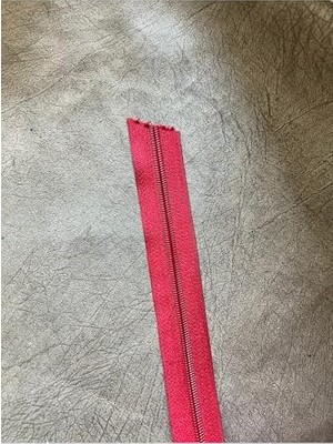 Esranın Dünyası 10 Metre Kırmızı Fermuar 20 Başlık Takılı