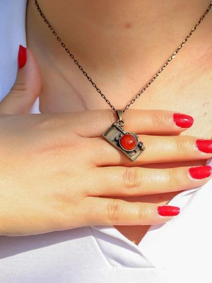 Esha Store Doğal Taş Akik Doğal Taşlı Fotograf Makinesi Antik Kadın Kolye EUK42A